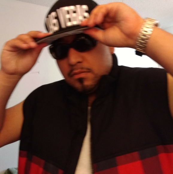 Flannel Zipper Vest - Picture 4 of 4